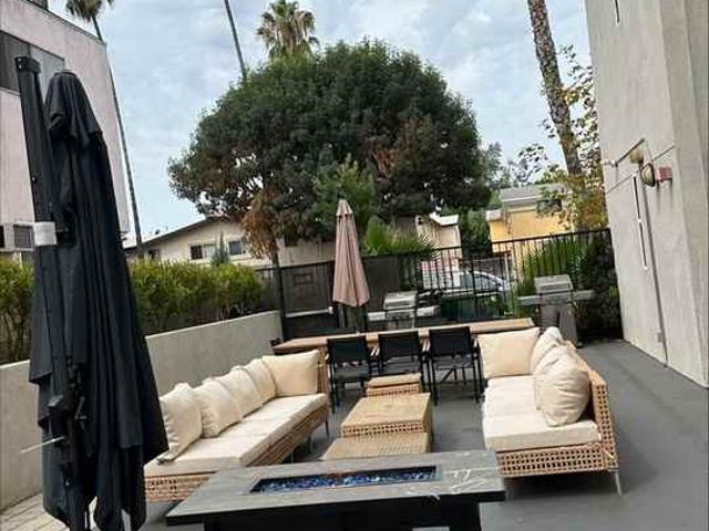 Apartment for rent in Canoga Park, California
