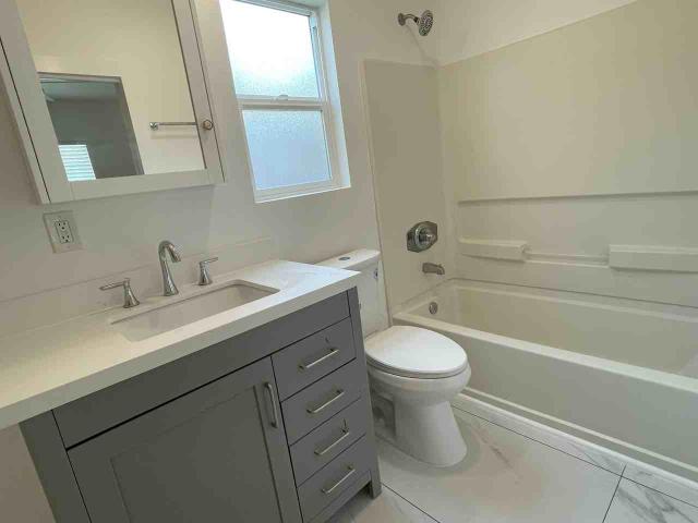 Apartment for rent in Long Beach, California