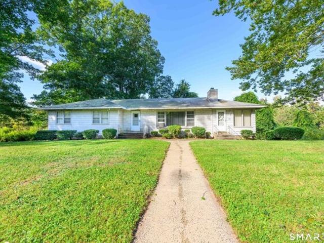 House for sale in Montowese, North Haven
