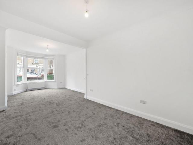 House for rent in Plashet, Greater London