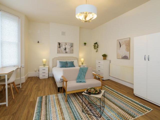 Room for rent in Kilburn, Greater London