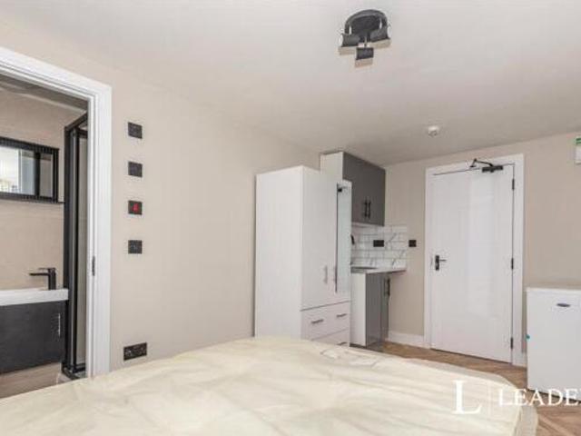 House for rent in Red Hill, Surrey