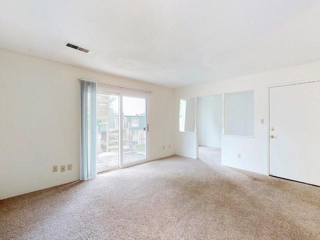 Apartment for rent in Urbandale, Iowa