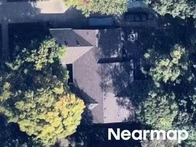 House for sale in Utica