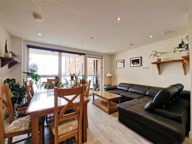 Apartment for rent in South Harrow, Greater London