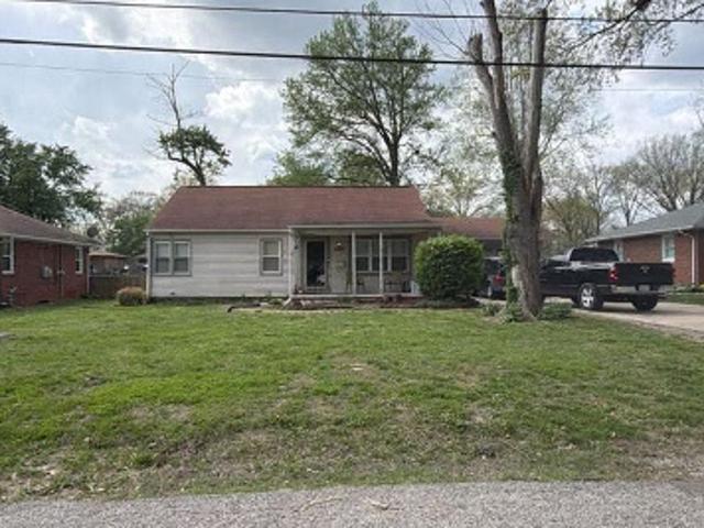 House for sale in Alton, Illinois