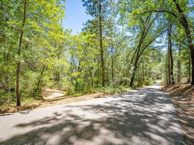 Land for sale in Applegate, California