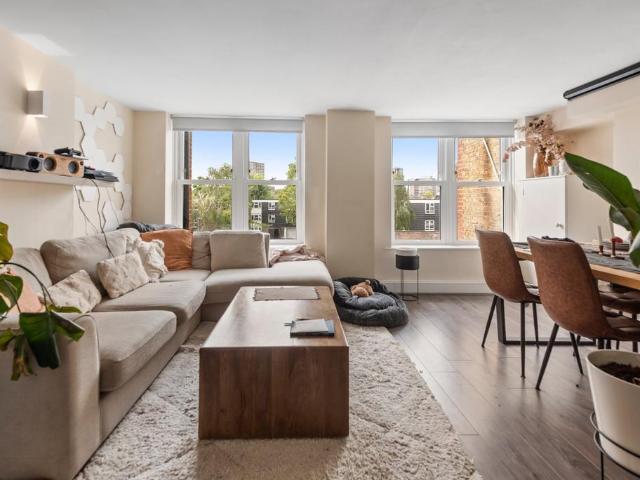 Apartment for rent in Falcon Estate, Greater London