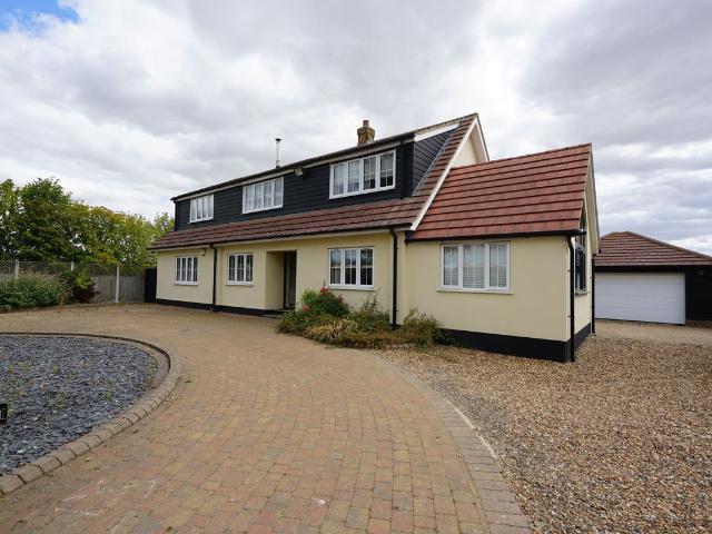 House for rent in Navestock Side, Essex