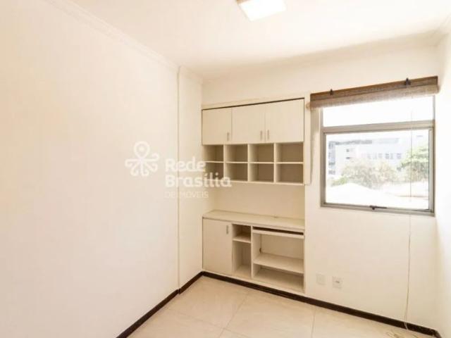 Apartamento aluguel em Condomínio Privê Lago Norte I, Lago Norte