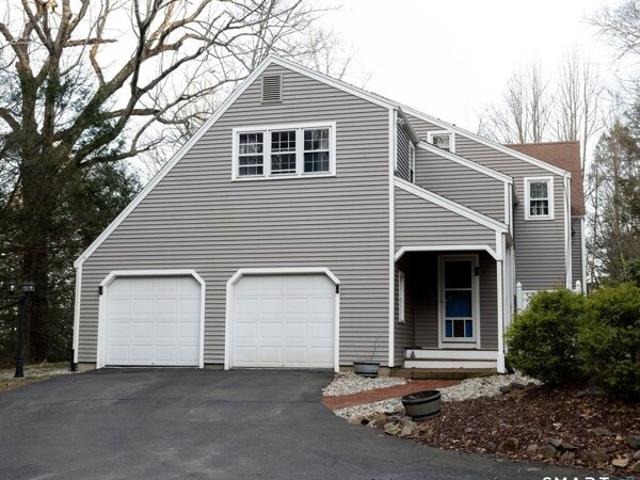 House for sale in Simsbury, Connecticut