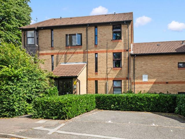 Studio for rent in London Borough of Croydon, South Norwood