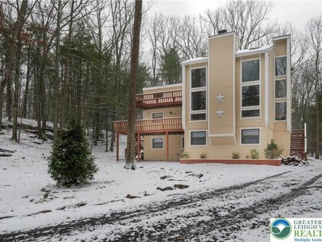 House for sale in Greentown, Pennsylvania