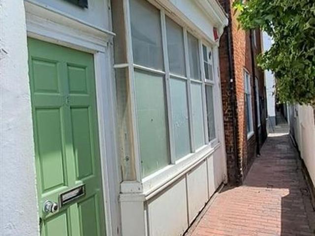 Apartment for rent in Round Hill, Isle Of Man