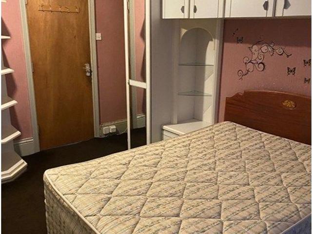 Room for rent in Baildon, West Yorkshire