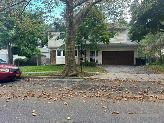 House for sale in Greenlawn, Town of Huntington