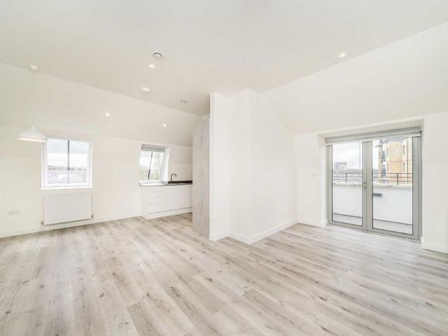 Apartment for rent in Brent Cross, Cat Hill