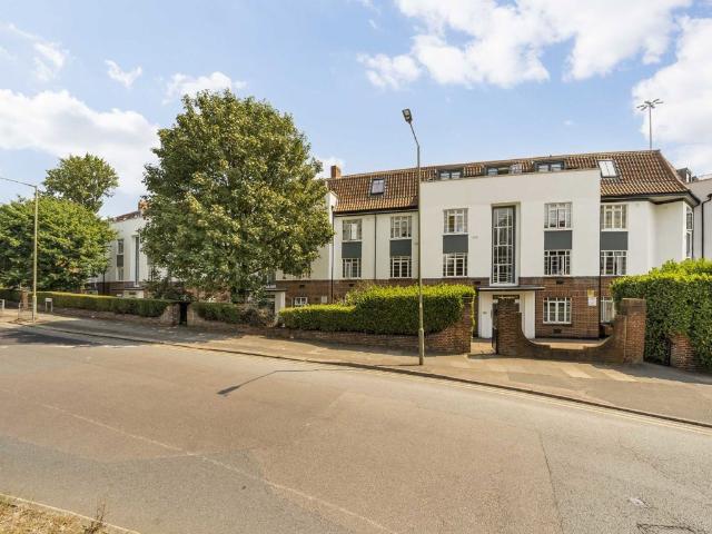 Apartment for rent in Brent Cross, Greater London