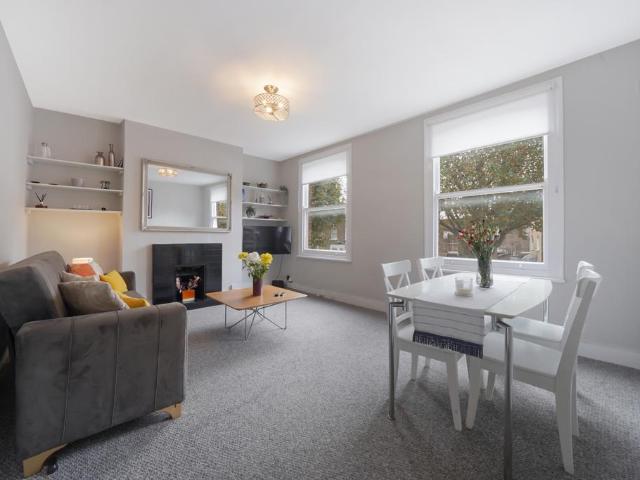 Apartment for rent in Maida Hill, Greater London