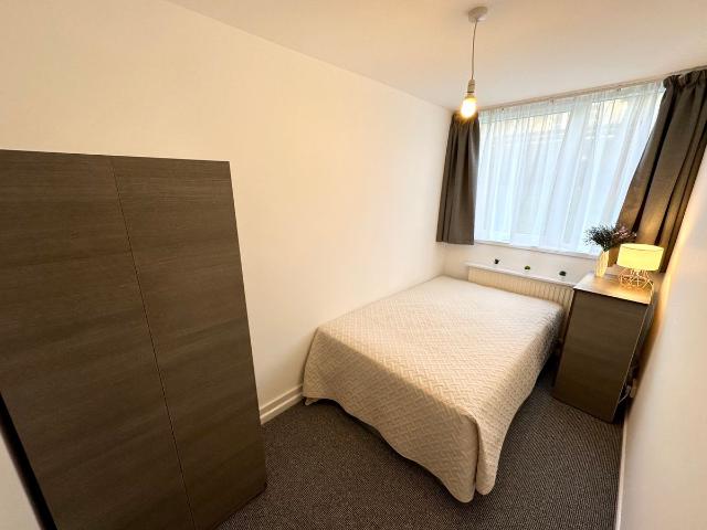 Room for rent in Amberley Estate, Maida Vale