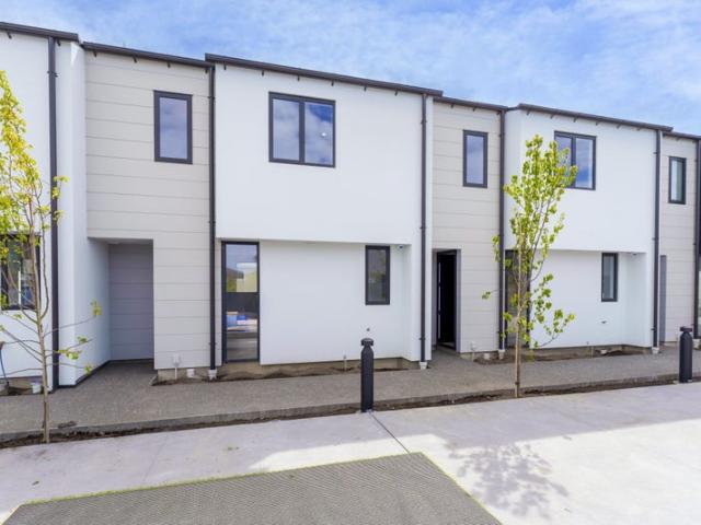 Apartment for rent in Chaslands, Canterbury