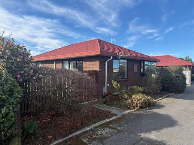 House for rent in Chaslands, Canterbury