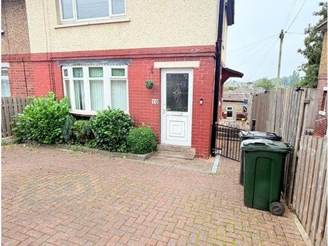 House for rent in Lower Wyke, West Yorkshire