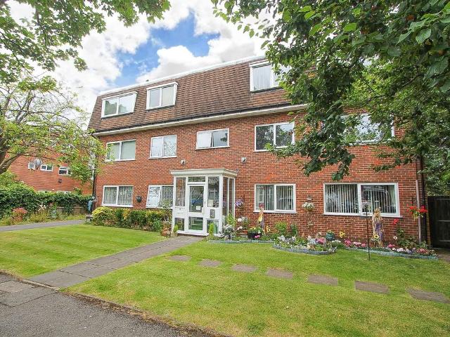 Apartment for rent in London Borough of Sutton, Greater London