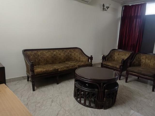 Property for rent in Deri