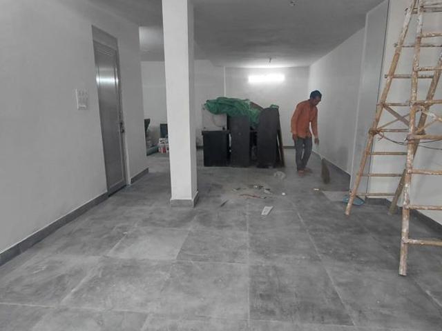 Commercial for rent in Deri