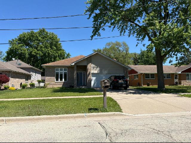 House for sale in Bridgeview, Illinois