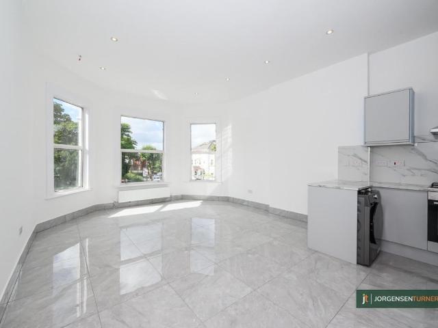 Studio for rent in Kilburn, Greater London