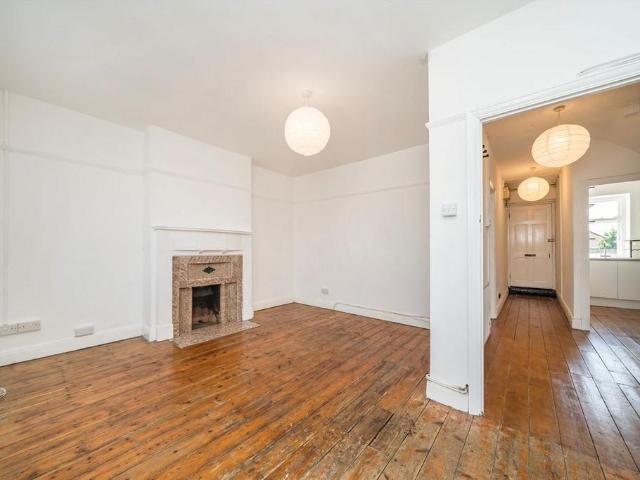 Apartment for rent in Charlton, Greater London