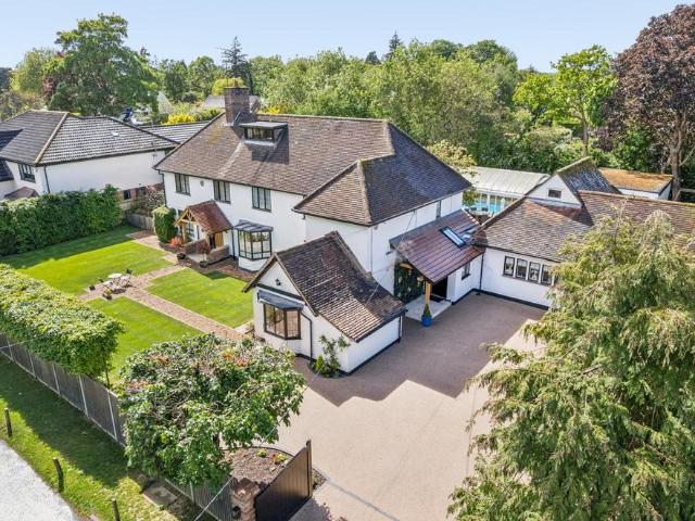 House for rent in Pouchen End, Hertfordshire