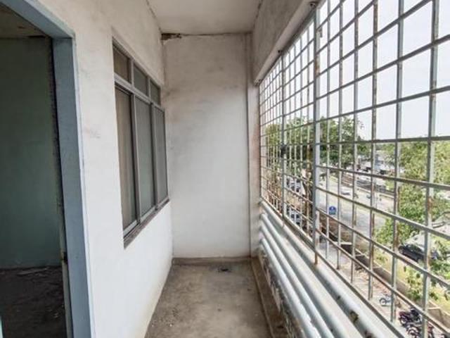 Flat for sale in Malaka