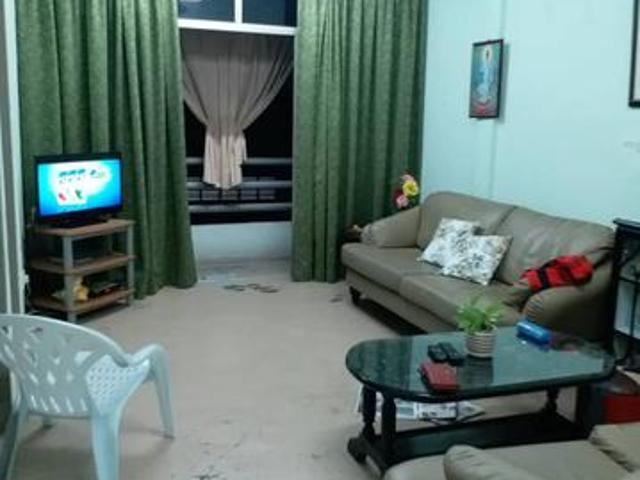 Flat for sale in Malaka