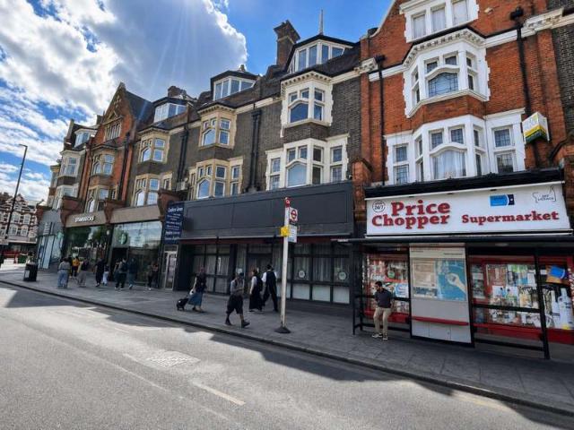 Commercial for rent in Golders Green, Greater London