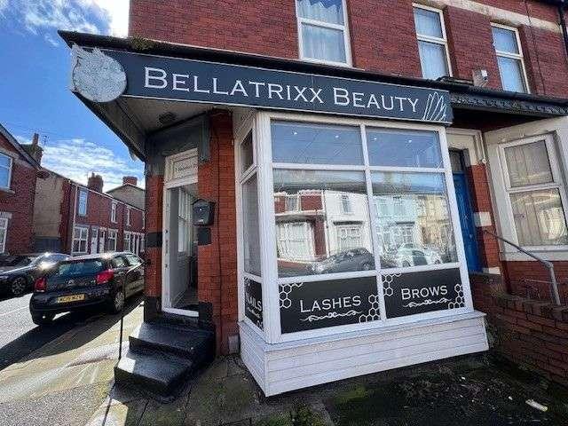 Commercial for rent in Layton, Blackpool