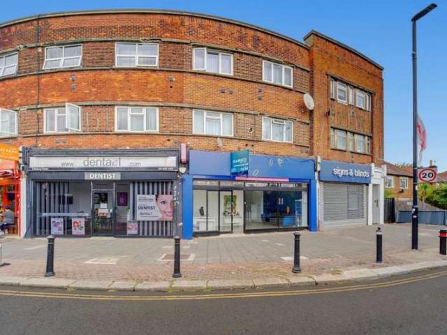 Commercial for rent in London Borough of Ealing, Perivale