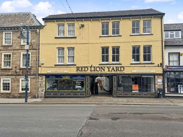 Commercial for rent in Weir Quay, Devon