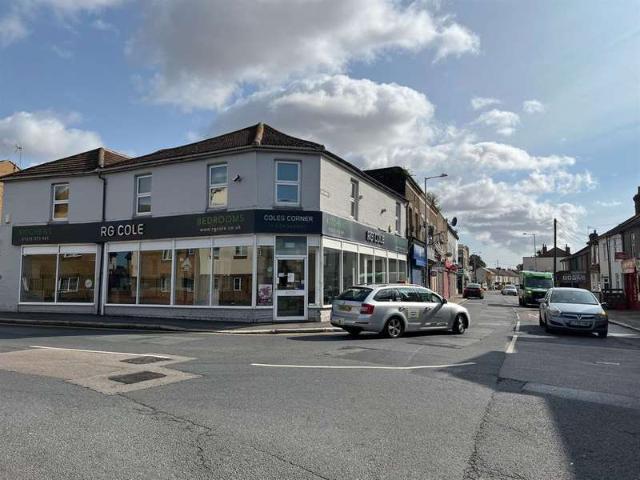 Commercial for rent in Grays, Essex