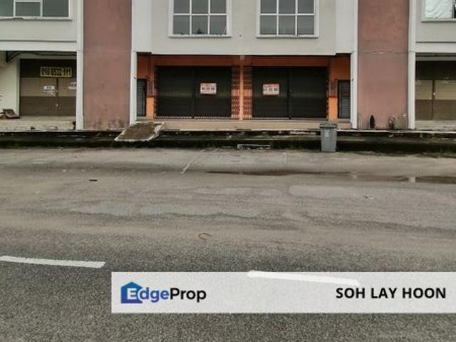 Shop for rent in Malaka