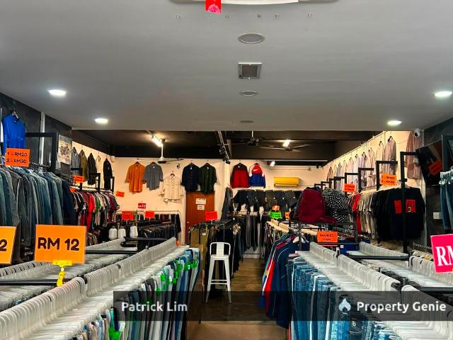 Shop for rent in Malaka