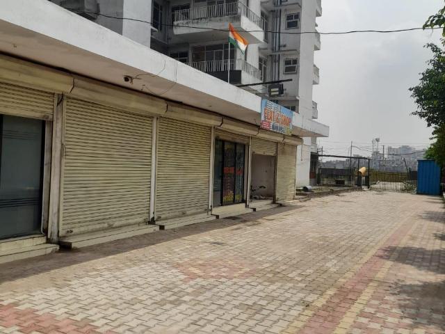 Commercial for sale in Hariana