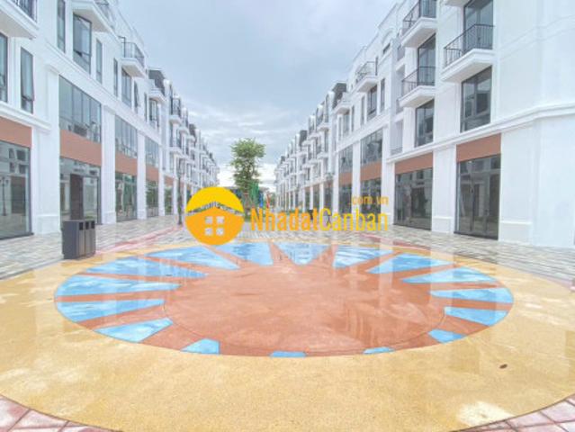 Nhà mặt phố bán