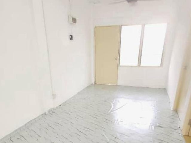 Flat for sale in Petaling, Subang Jaya