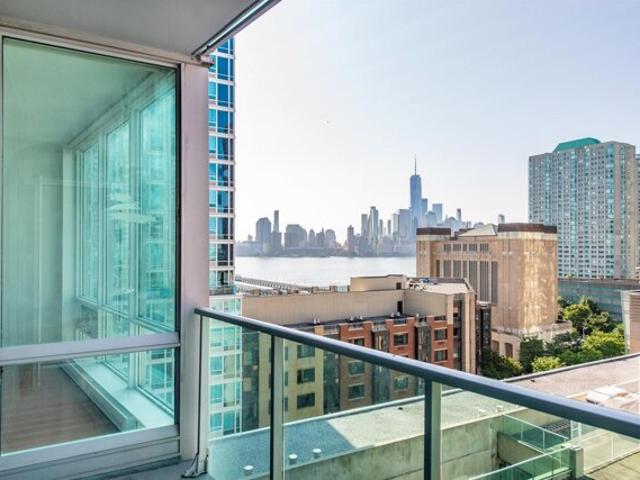 Condo for sale in Hudson, New Jersey