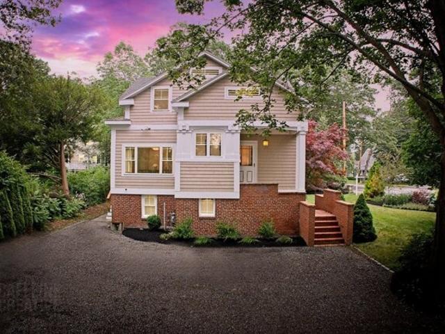 House for sale in Cape Elizabeth, Maine
