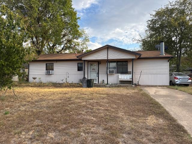 House for sale in Castle Hill Estate, Azle
