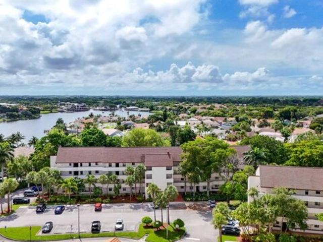 Condo for sale in Wellington